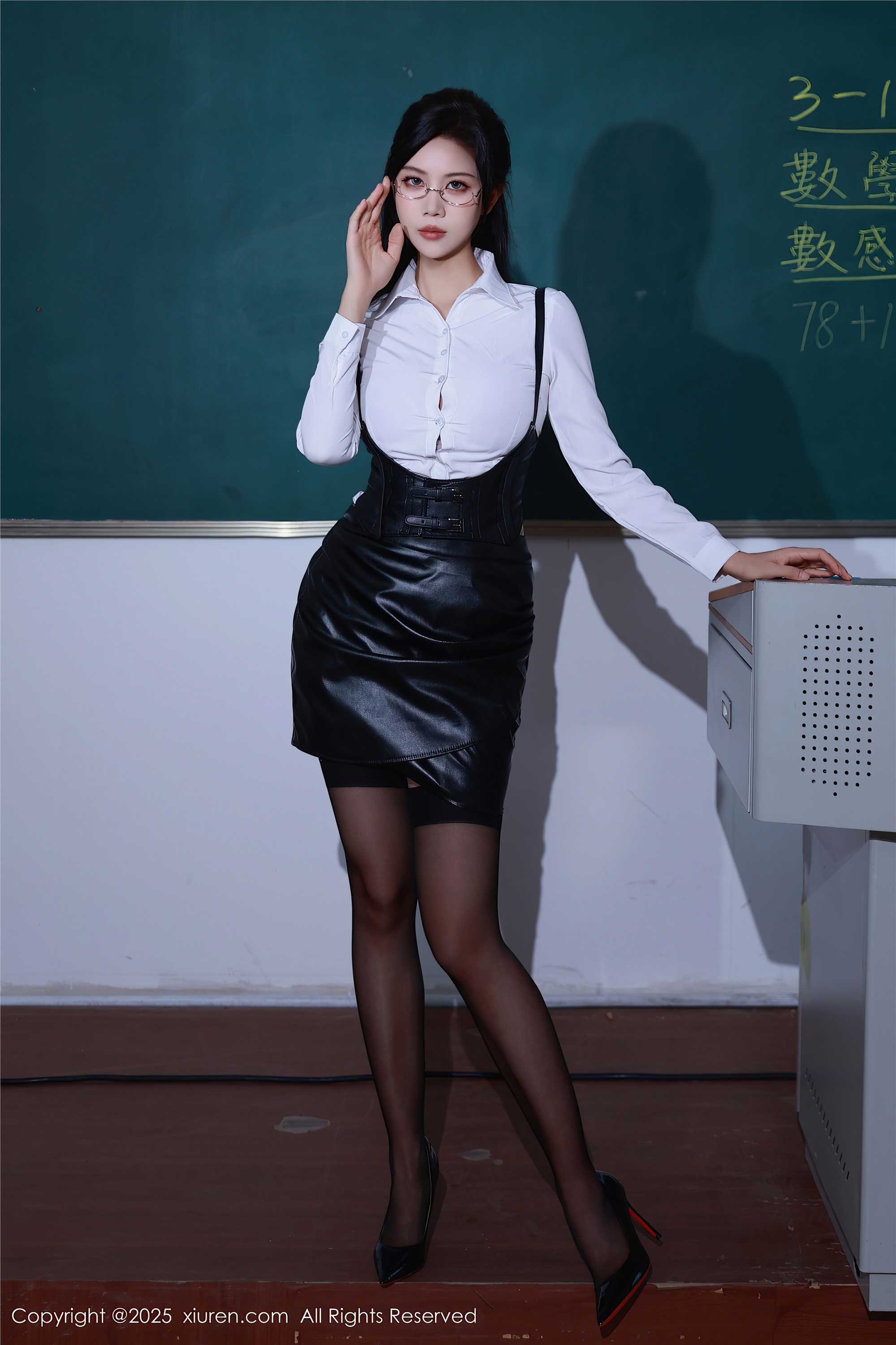 Xiuren秀人网 2025.10.10 NO.10846 玫瑰我爱你